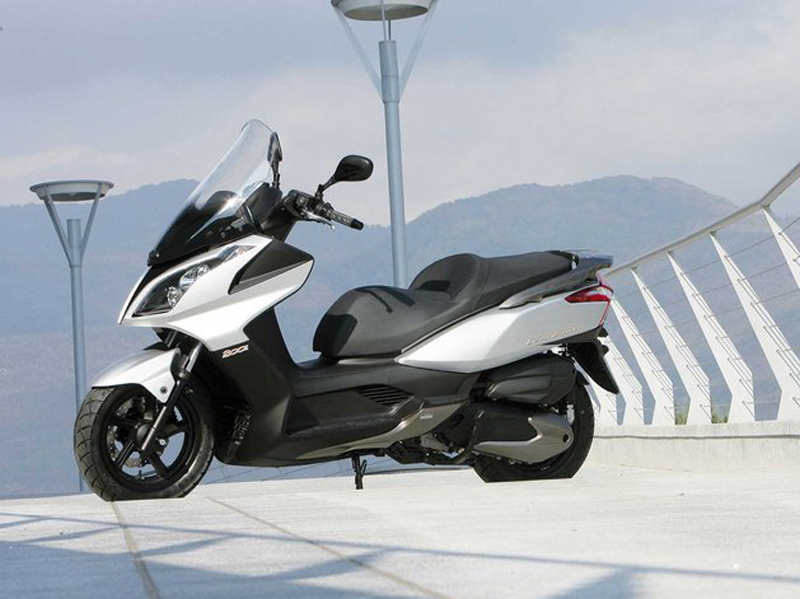 Kymco downtown 300i